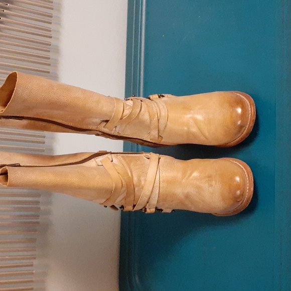 Rare!! Freebird fb-coy in mint condition  size 9  wore once for a wedding - Picture 2 of 11